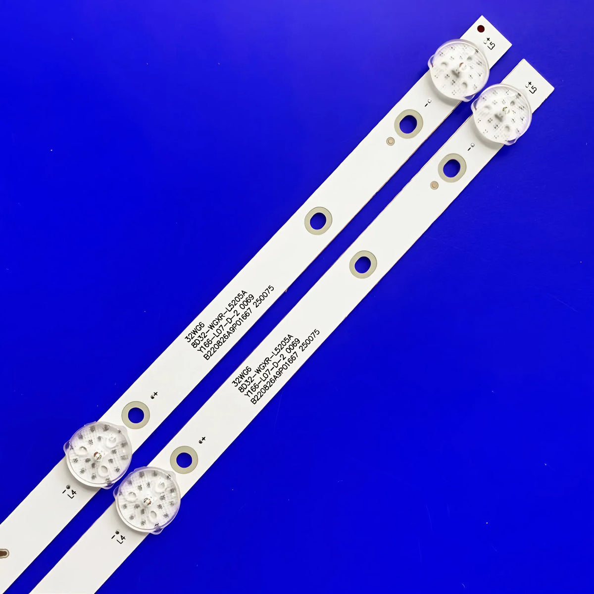 LED Backlight Strip For 32ATC6500-H, CRH-CN32WG6303005020CGREV1.1 32D3506V2W5C1B56212M 32WG6 8D32-WGXR-L5205A 562mm 6v