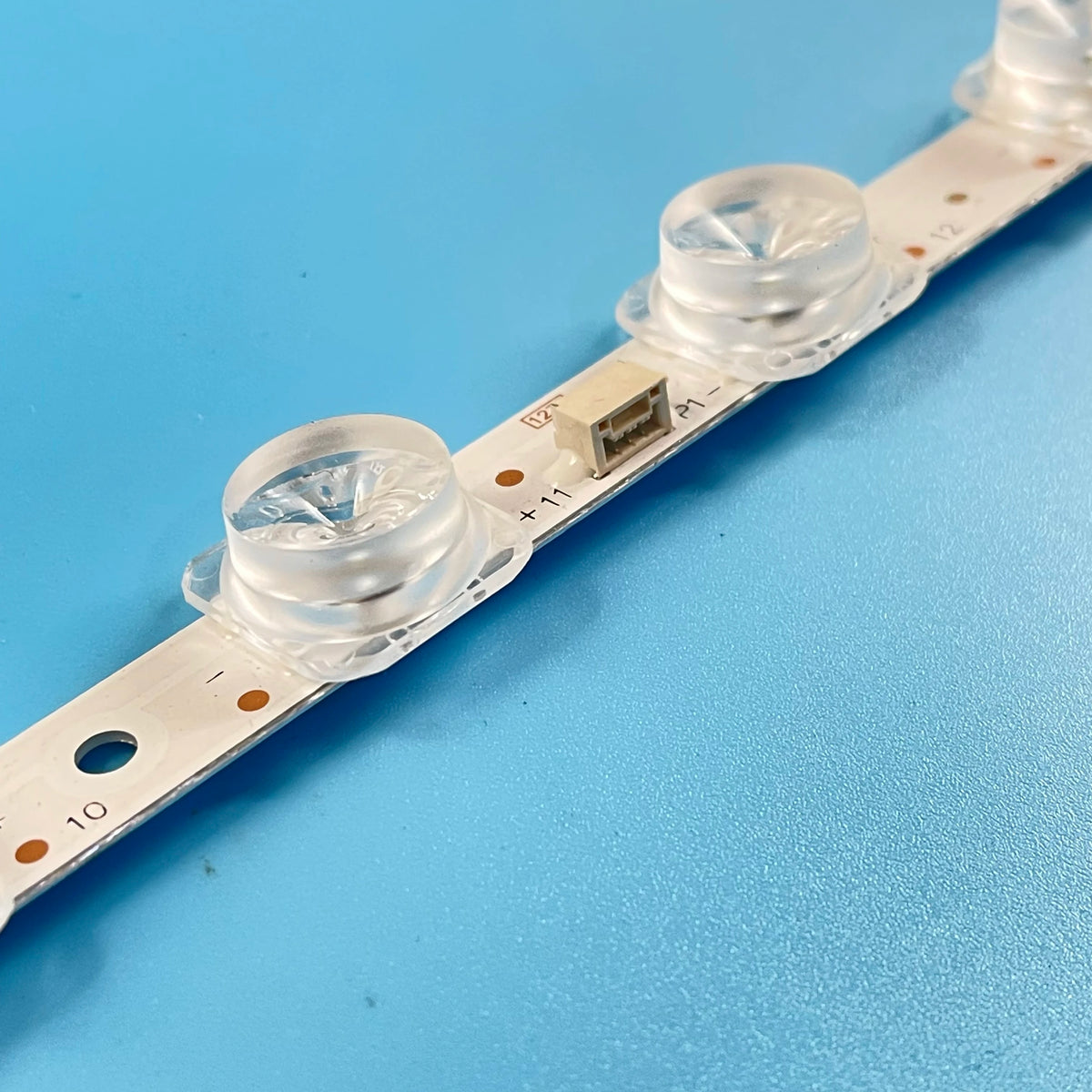 21 LED(6V) LED Backlight strip for TCL 43RS520 43R5500 43S435 43F9F 43F8 21*1 43HR330M21A0 V1 4C-LB4321-HR01J 43s615 43p615